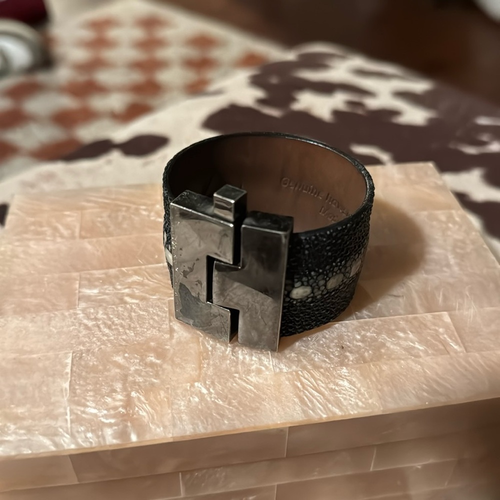 Leighelena genuine row stone stingray clasp cuff bracelet